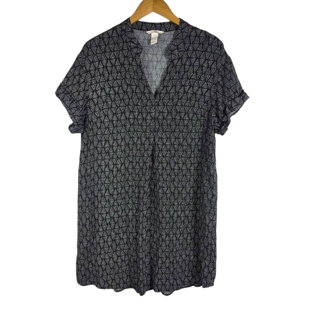 H&M Black Geometric Short Sleeve V-Neck Dress